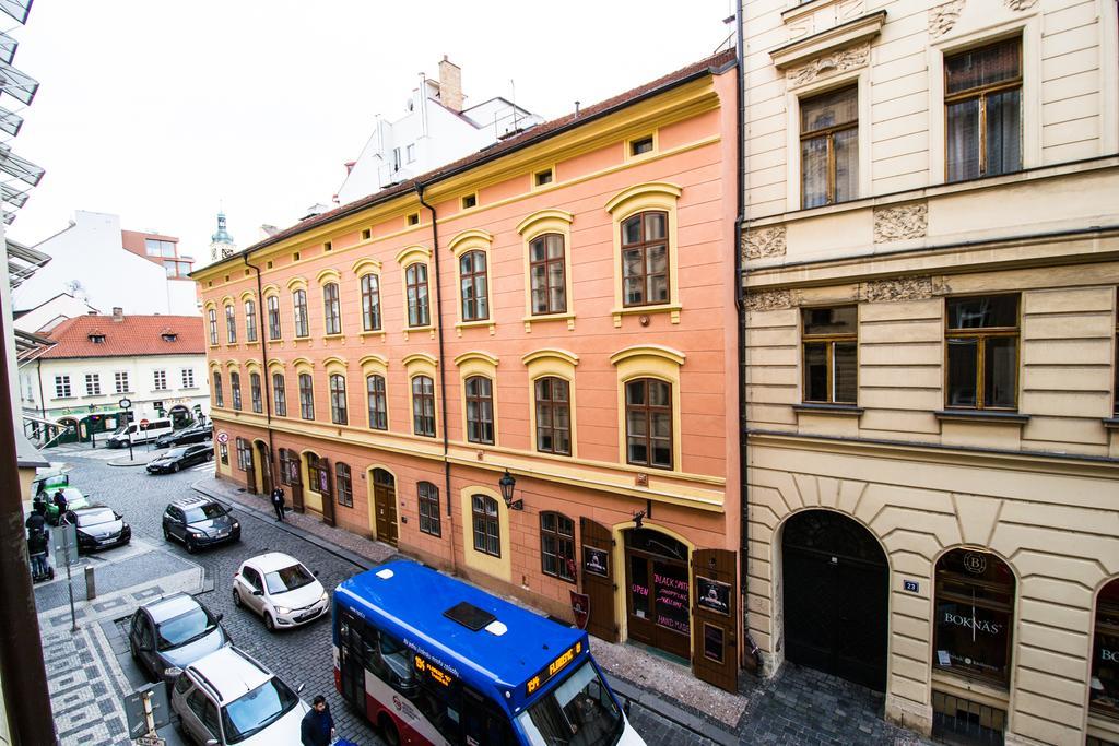 Old Town Rybna Apt By Ruterra Praga Esterno foto